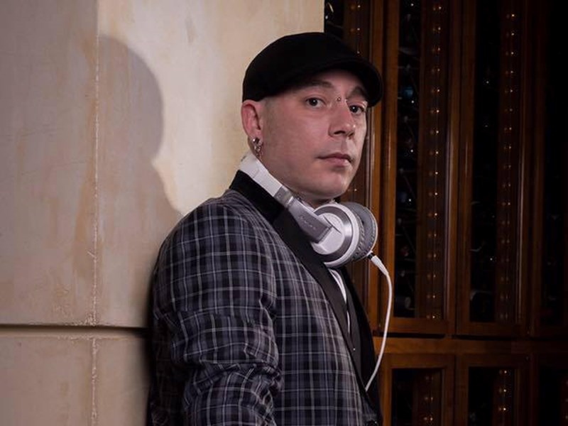 DJ Rob Sample